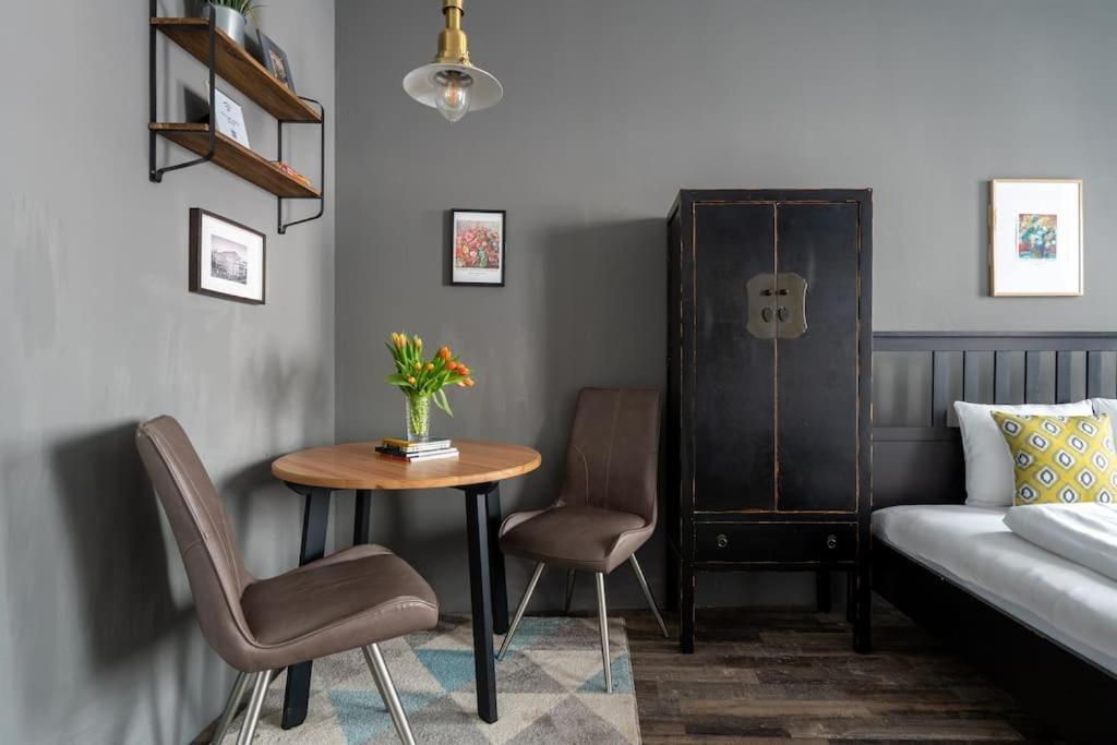 Sleek Studio By City Center By Hm Vienna Luaran gambar