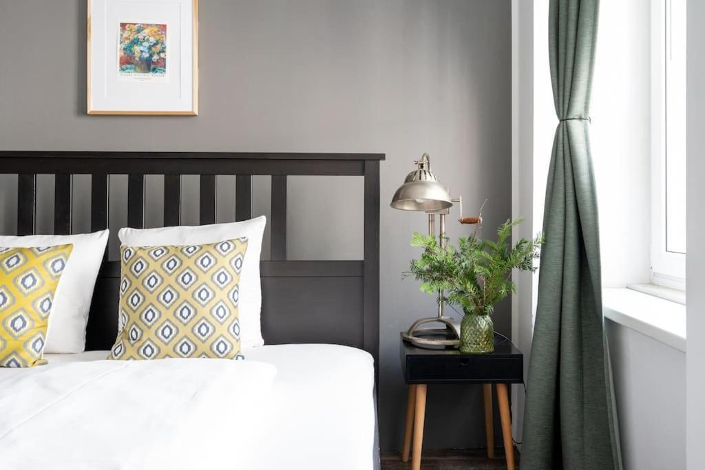 Sleek Studio By City Center By Hm Vienna Luaran gambar