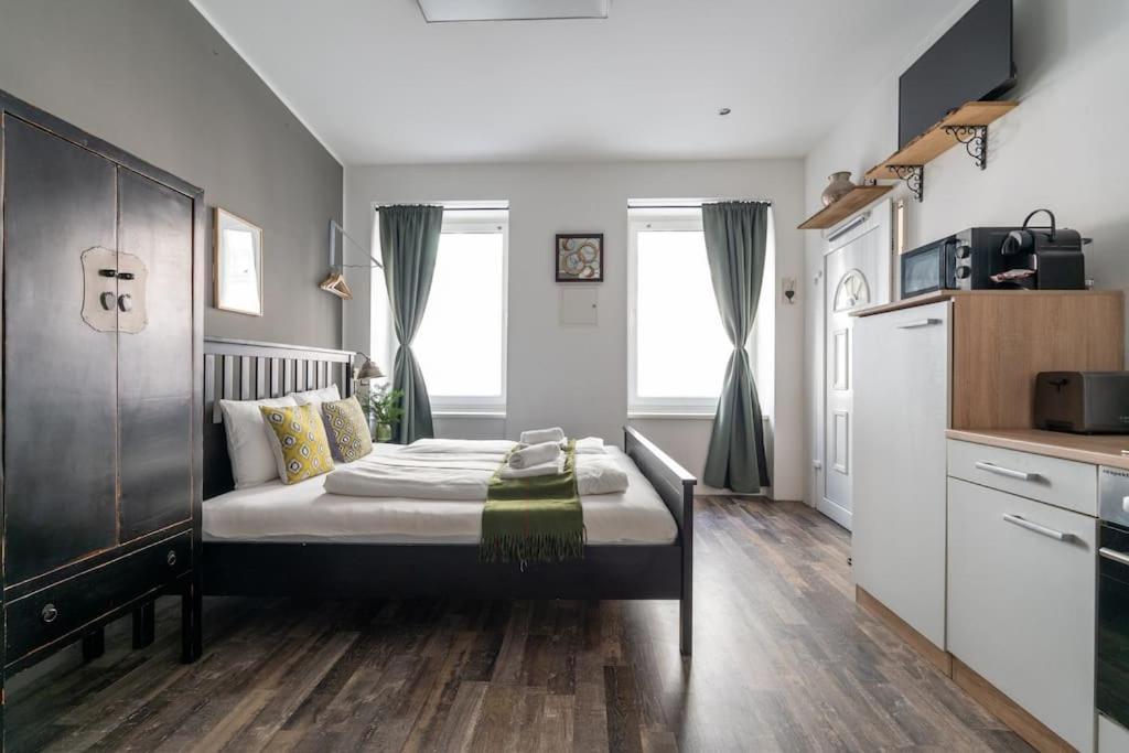 Sleek Studio By City Center By Hm Vienna Luaran gambar